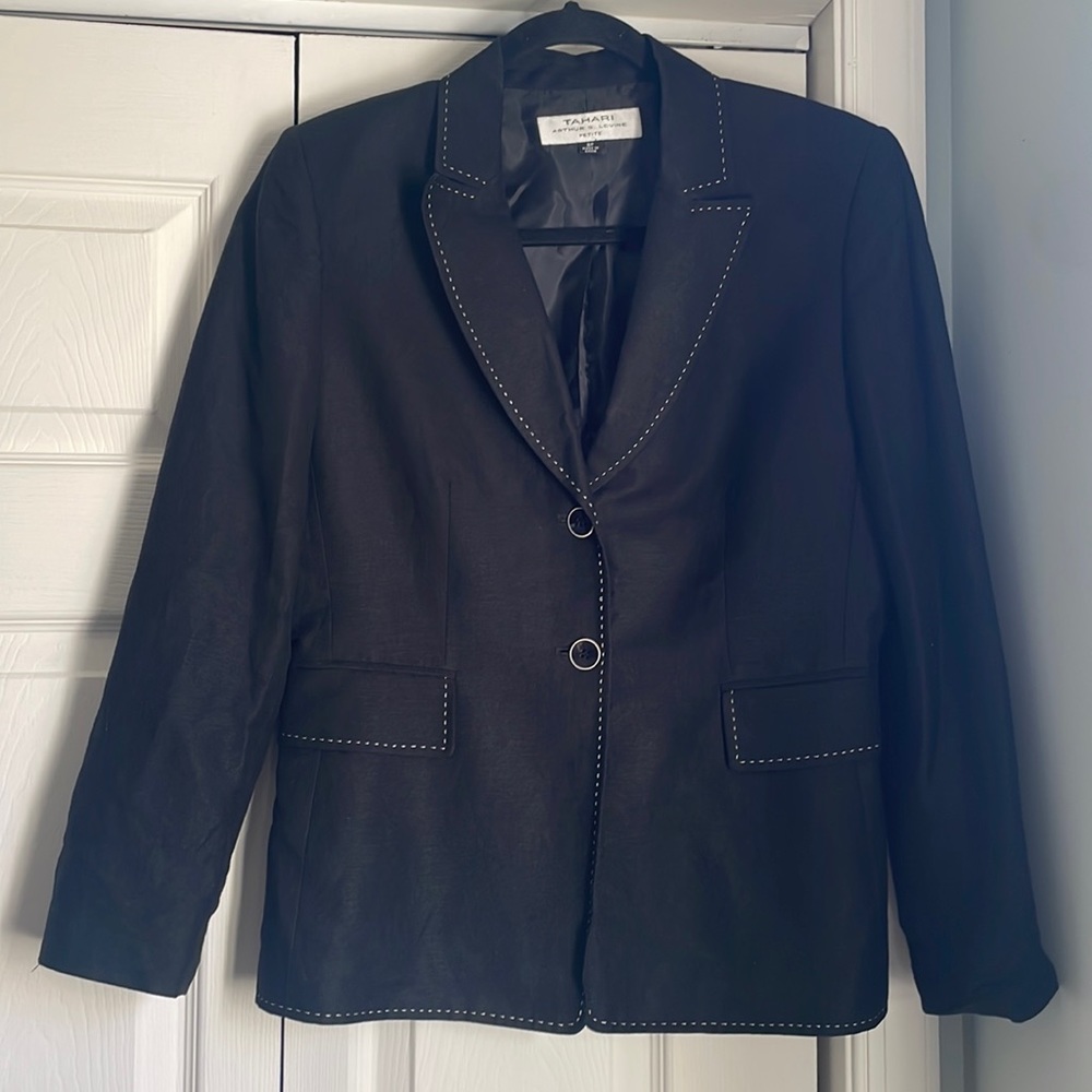 TAHARI Black Jacket White Stitch Detail. 8P